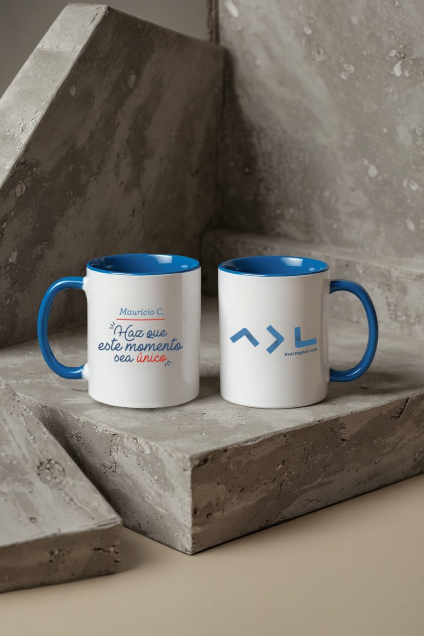 Mugs blancos con interior azul