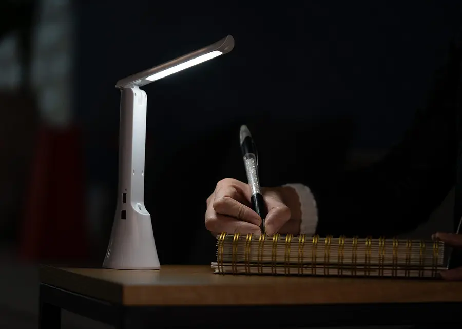 Linterna 2 en 1 Lumen 12