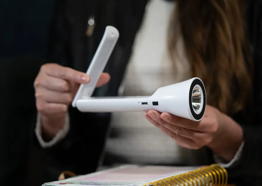 Linterna 2 en 1 Lumen 5