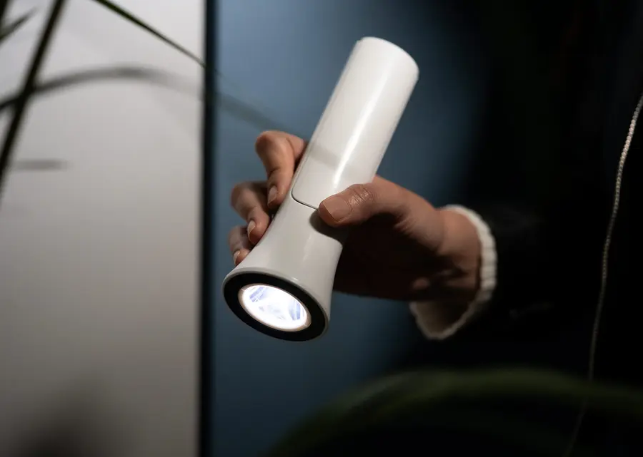 Linterna 2 en 1 Lumen 7